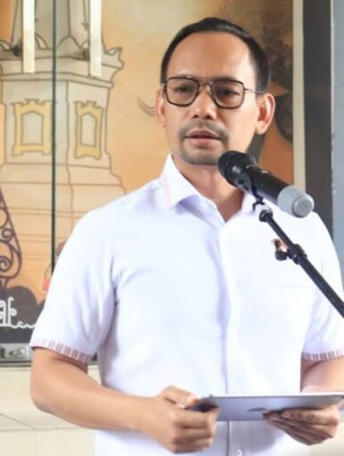 Berkas Lengkap (P-21), Polda NTB Limpahkan Tersangka Korupsi Pungli Guru Bima ke JPU Berkas Lengkap (P-21), Polda NTB Limpahkan Tersangka Korupsi Pungli Guru Bima ke JPU