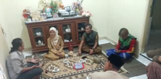 Tersentuh Kondisi Warga, Camat Sukabumi dan Kades Warnasari Beri Bantuan kepada Thevi Suhenda