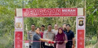 Polda Sumsel Perkuat Akses Pendidikan dan Ekonomi Warga melalui Jembatan Merah Putih di OKI