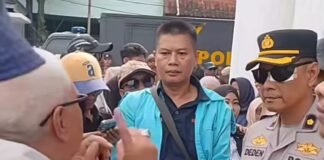 Kondisi Sakit Tetap Kawal Demo, Dedikasi Kompol Deden Sulaeman Tuai Sorotan