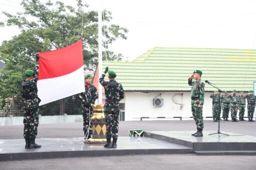 Korem 044/Gapo Teguhkan Semangat Pengabdian Lewat Upacara Bendera Korem 044/Gapo Teguhkan Semangat Pengabdian Lewat Upacara Bendera