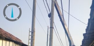Proses Pemindahan Tiang Listrik PLN di Jalan Desa Sukamulya Dimulai, Warga merasa senang