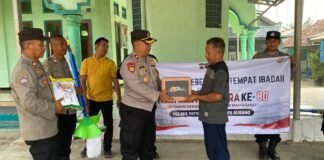 Sambut Hari Bhayangkara ke-80, Polsek Patokbeusi Gelar Bakti Sosial dan Salurkan Sembako untuk Marbot Masjid