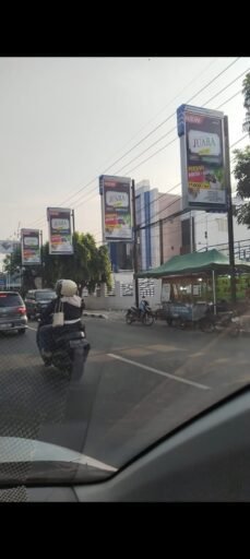 Billboard Rokok di Jalan Otista Subang Diduga Langgar Perda K3, Satpol PP Diminta Tegas Bongkar. Billboard Rokok di Jalan Otista Subang Diduga Langgar Perda K3, Satpol PP Diminta Tegas Bongkar.
