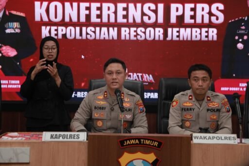 Polres Jember Ungkap Kasus Narkoba Amankan 30 Tersangka dan Ratusan Gram Sabu Polres Jember Ungkap Kasus Narkoba Amankan 30 Tersangka dan Ratusan Gram Sabu
