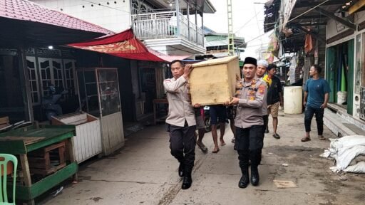 Wujud Presisi Polri, Polda Sumsel Salurkan Bantuan Sosial untuk Nelayan Sungsang Wujud Presisi Polri, Polda Sumsel Salurkan Bantuan Sosial untuk Nelayan Sungsang
