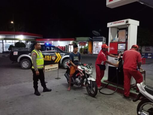 Polsek Ngimbang Gelar Patroli Blue Light Guna Menjaga Siskamtibmas Daerah Rawan Kriminal Di Wilayah Ngimbang Polsek Ngimbang Gelar Patroli Blue Light Guna Menjaga Siskamtibmas Daerah Rawan Kriminal Di Wilayah Ngimbang