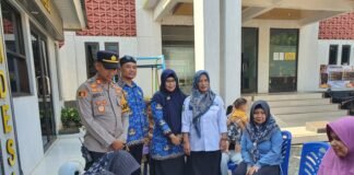 Sambut HUT Bhayangkara Polsek Binong Isi Kegiatan Baksos Kesehatan
