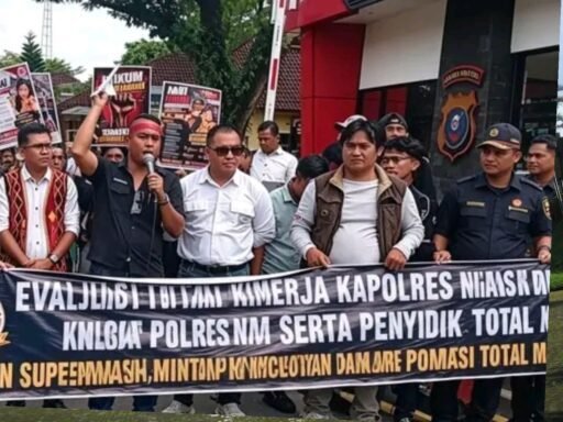 *Aksi Jilid II di Mapolda Sumut: Kinerja Polres Nias Dipertanyakan, Minta Pencopotan dan Reformasi Total* *Aksi Jilid II di Mapolda Sumut: Kinerja Polres Nias Dipertanyakan, Minta Pencopotan dan Reformasi Total*