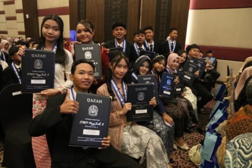 SMP Hang Tuah 5 Sidoarjo Selenggarakan Pelepasan Murid Angkatan Ke-XX TP. 2025/2026. SMP Hang Tuah 5 Sidoarjo Selenggarakan Pelepasan Murid Angkatan Ke-XX TP. 2025/2026.
