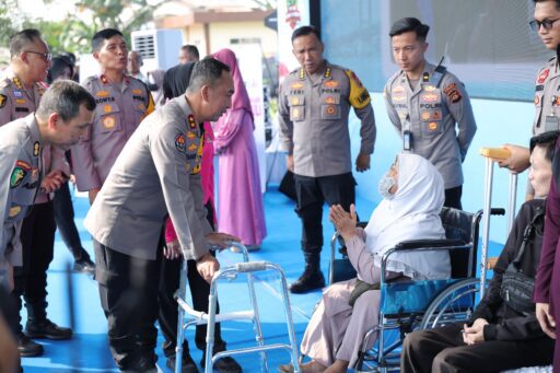 Sentuhan Kasih Bhayangkari Warnai Bakti Sosial dan Kesehatan Hari Bhayangkara Ke-80 di Sumsel Sentuhan Kasih Bhayangkari Warnai Bakti Sosial dan Kesehatan Hari Bhayangkara Ke-80 di Sumsel