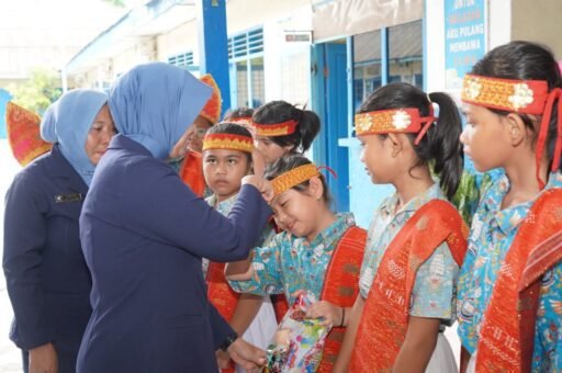 Ketua Pengurus Pusat Yayasan Hang Tuah Tinjau Satdik-Satdik Belawan Ketua Pengurus Pusat Yayasan Hang Tuah Tinjau Satdik-Satdik Belawan