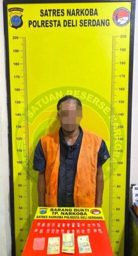 Pelaku Pengedar Narkoba diciduk, dan diboyong ke Sat Narkoba Polresta Deli Serdang Pelaku Pengedar Narkoba diciduk, dan diboyong ke Sat Narkoba Polresta Deli Serdang