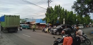 Polsek Ngimbang Secara Rutin Gelar Commanderwish Di Pagi Hari Guna cegah Kemacetan di Wilayah Ngimbang