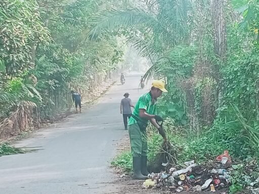Pemdes Betung Selatan Gelar Gotong Royong Pasca Libur Lebaran