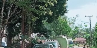 Diduga Abaikan Keselamatan, Kendaraan Proyek Preservasi Jalan Nasional Parkir di Jalan Raya
