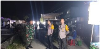 Polsek Ngimbang Gelar Patroli Blue Light Sinergitas TNI – Polri, Guna Menjaga Siskamtibmas Di Malam Hari