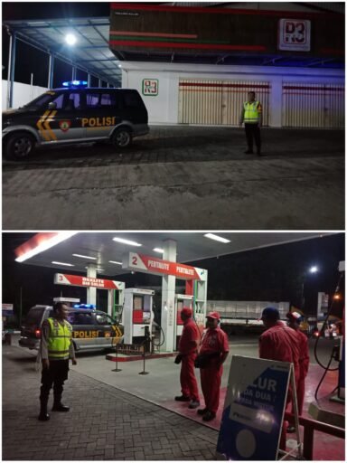 Polsek Ngimbang Gelar Patroli Blue Light Guna Menjaga Siskamtibmas Daerah Rawan Kriminal Di Wilayah Ngimbang Polsek Ngimbang Gelar Patroli Blue Light Guna Menjaga Siskamtibmas Daerah Rawan Kriminal Di Wilayah Ngimbang