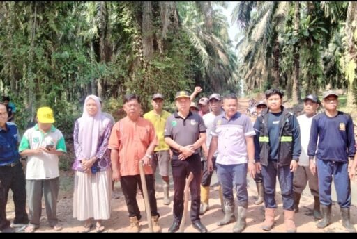Gotong Royong Bangun Konektivitas, Cor Jalan Penghubung Babat Supat-Lais Gotong Royong Bangun Konektivitas, Cor Jalan Penghubung Babat Supat-Lais