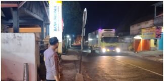Pastikan Wilayah Ngimbang Kondusif Polsek Ngimbang Gelar Patroli Siskamtibmas Di Daerah Rawan Kriminal