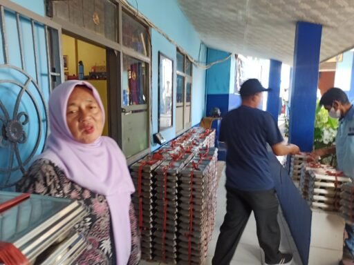 Hj. Imas,SPMB SMP KP MAJALAYA – MBG 2026 DI KAMPUS SEKOLAH YANG ASRI,TEDUH, BERHALAMAN LUAS PLUS AKSES ANGKOT Hj. Imas,SPMB SMP KP MAJALAYA – MBG 2026 DI KAMPUS SEKOLAH YANG ASRI,TEDUH, BERHALAMAN LUAS PLUS AKSES ANGKOT