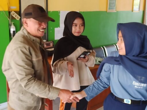 KEPALA SEKOLAH SMPN 2 IBUN, JUNI 2026 PURNA TUGAS YANG MANIS SANG KS BERSAMA ANGKATAN 22 KELAS IX 6 KELAS KEPALA SEKOLAH SMPN 2 IBUN, JUNI 2026 PURNA TUGAS YANG MANIS SANG KS BERSAMA ANGKATAN 22 KELAS IX 6 KELAS