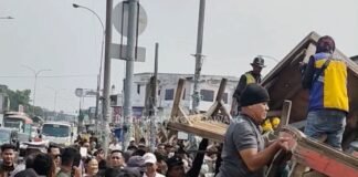 Gubernur Jabar Kang Dedi Mulyadi atau KDM tinjau langsung pasar tumpah Cikarang SGC