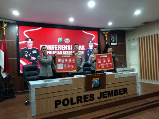 Polres Jember Ungkap 24 Kasus Narkotika, Amankan 30 Tersangka dan Sita Lebih dari 144 Gram Sabu Polres Jember Ungkap 24 Kasus Narkotika, Amankan 30 Tersangka dan Sita Lebih dari 144 Gram Sabu