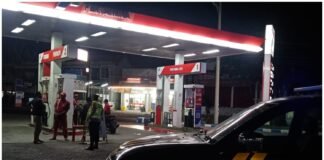 Polsek Ngimbang Gelar Patroli Blue Light Guna Menjaga Siskamtibmas Daerah Rawan Kriminal Di Wilayah Ngimbang