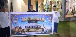 Warga RW 28 dan RW 29 Gumuk Sari Gelar Pawai Obor Sambut 1 Muharram 1448 H
