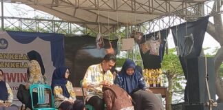 Pelepasan SDN Jatiwinaya: Meriah dengan Upacara Ki Lengser, Banjir Piala, dan Pentas Seni