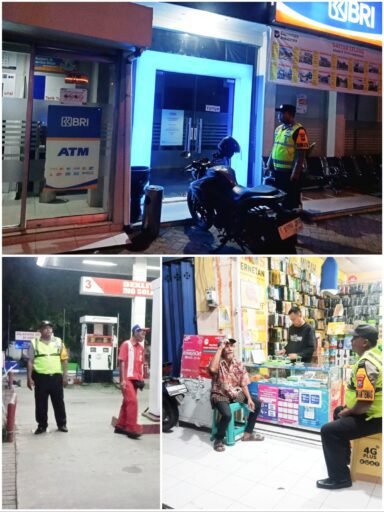 Polsek Ngimbang Gelar Patroli Blue Light Guna Menjaga Siskamtibmas Daerah Rawan Kriminal Di Wilayah Ngimbang Polsek Ngimbang Gelar Patroli Blue Light Guna Menjaga Siskamtibmas Daerah Rawan Kriminal Di Wilayah Ngimbang