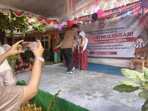 Isak Tangis Haru dan Kemeriahan Pentas Seni Warnai Perpisahan Siswa SDN Mulyasari Pamanukan Isak Tangis Haru dan Kemeriahan Pentas Seni Warnai Perpisahan Siswa SDN Mulyasari Pamanukan