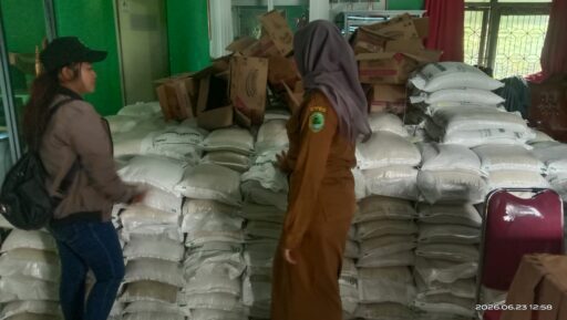Pemdes Talang Akar Guyur 400 Warga dengan Bantuan Pangan, Ringankan Beban Ekonomi Keluarga Pemdes Talang Akar Guyur 400 Warga dengan Bantuan Pangan, Ringankan Beban Ekonomi Keluarga