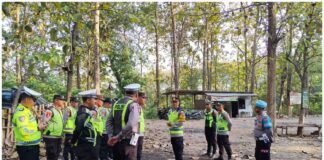 Polsek Ngimbang Gelar Apel Siaga Gabungan Penyekatan Pengesahan PSHT Wilayah Jombang