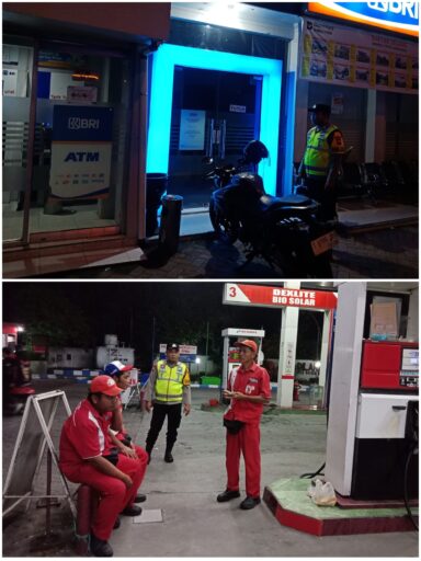 Polsek Ngimbang Gelar Patroli Blue Light Guna Menjaga Siskamtibmas Daerah Rawan Kriminal Di Wilayah Ngimbang Polsek Ngimbang Gelar Patroli Blue Light Guna Menjaga Siskamtibmas Daerah Rawan Kriminal Di Wilayah Ngimbang