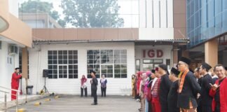 PERKUAT LAYANAN KESEHATAN, RSUD JATISAMPURNA SERAHKAN SK PENGANGKATAN KEPADA 54 PPPK PARUH WAKTU