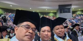 Wisuda Gelar Doktor, Kepala Biro Tangsel Warta.in Banten Siap Menjawab Tantangan Global
