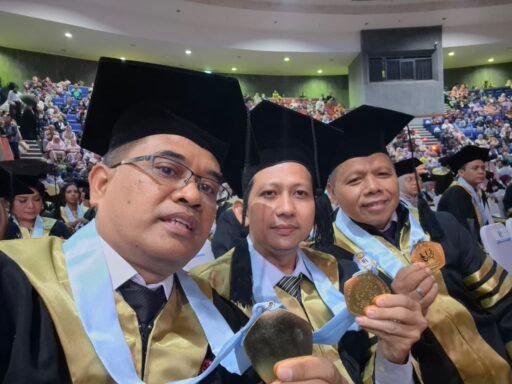 Wisuda Gelar Doktor, Kepala Biro Tangsel Warta.in Banten Siap Menjawab Tantangan Global Wisuda Gelar Doktor, Kepala Biro Tangsel Warta.in Banten Siap Menjawab Tantangan Global