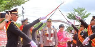 Farewell Parade Kapolres Meranti, AKBP Aldi Berpamitan, AKBP Gede Siap Lanjutkan Pengabdian