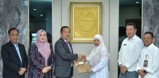 Gubernur NTB Serahkan Radiogram Mendagri, Pastikan Pemerintahan Lombok Barat Tetap Berjalan