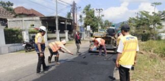 Dengan Anggaran Rp700 Juta, Pemprov NTB Perbaiki Ruas Jalan Kediri-Kuripan
