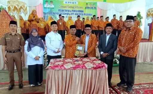 Nelfri Asfandi Apresiasi Pelantikan AGPAII Pasaman, Dorong Penguatan Karakter Generasi Muda Nelfri Asfandi Apresiasi Pelantikan AGPAII Pasaman, Dorong Penguatan Karakter Generasi Muda