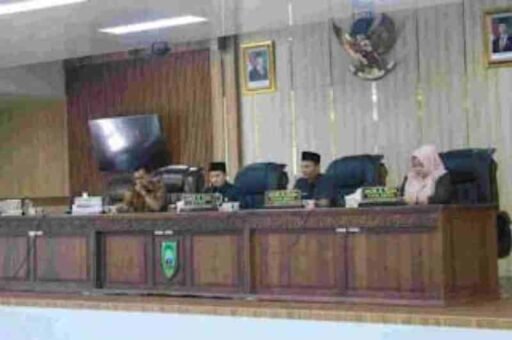 Ketua DPRD Pasaman Nelfri Asfandi pimpin sidang Tahunan Ketua DPRD Pasaman Nelfri Asfandi pimpin sidang Tahunan