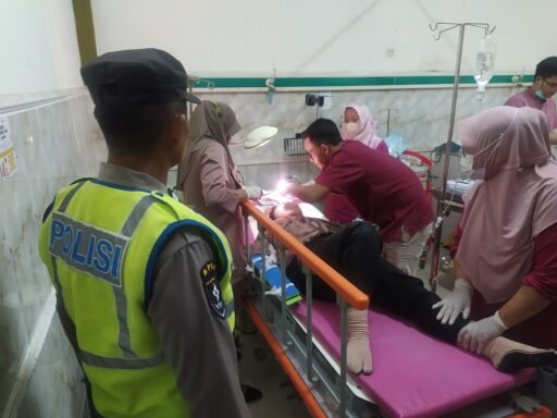 Gerak Cepat Polsek Ngimbang Tanggapi Pengaduan Masyarakat Melalui Layanan 110 Polri Gerak Cepat Polsek Ngimbang Tanggapi Pengaduan Masyarakat Melalui Layanan 110 Polri