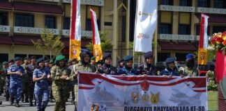 Sinergitas Tanpa Batas, Pangdam XII/Tpr Beri Kejutan Tumpeng di HUT ke-80 Bhayangkara