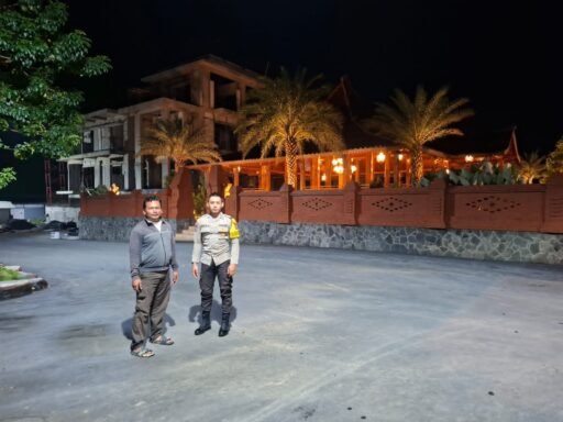 Polsek Ngimbang Gelar Patroli Blue Light Guna Cegah Dan Daya Tangkal 4C Di Malam Hari Polsek Ngimbang Gelar Patroli Blue Light Guna Cegah Dan Daya Tangkal 4C Di Malam Hari