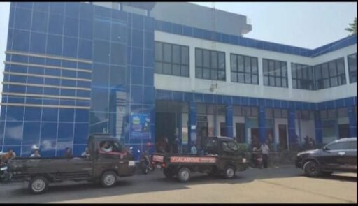 Pelayanan Uji KIR di Subang Ditutup, Masyarakat Resah Tanpa Kepastian Waktu Pembukaan. Pelayanan Uji KIR di Subang Ditutup, Masyarakat Resah Tanpa Kepastian Waktu Pembukaan.