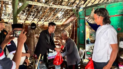 Inilah Bentuk Nyata ABJI Dengan Menggelar Bhakti Sosial Pembagian Sembako Di Desa Sekidang Inilah Bentuk Nyata ABJI Dengan Menggelar Bhakti Sosial Pembagian Sembako Di Desa Sekidang