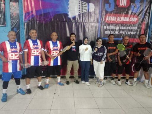 Mayone 93 Dalam Badminton 3 ON 3 Piala Ketua DPRD Kabupaten Bandung, Hj.Renie Rahayu Fauzi,SH. Tetap Membara Mayone 93 Dalam Badminton 3 ON 3 Piala Ketua DPRD Kabupaten Bandung, Hj.Renie Rahayu Fauzi,SH. Tetap Membara